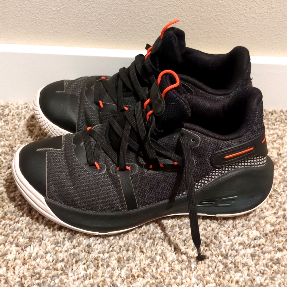 Under armour kids tennis shoes